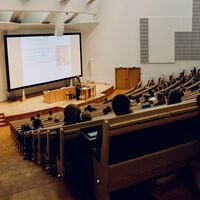 ChatGPT se cuela en la mejor universidad del mundo y se convertirá en profesor de Harvard