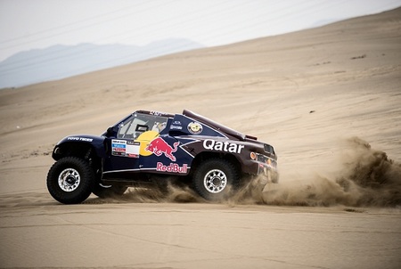 Carlos Sainz arranca el Dakar con victoria de etapa