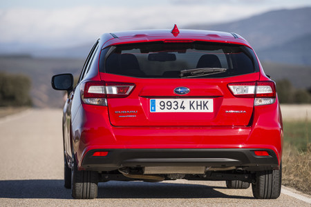 Subaru Impreza trasera