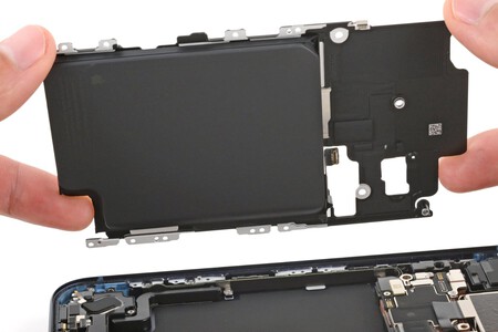 Bateria do iPhone 17 Pro | Imagem: iFixit