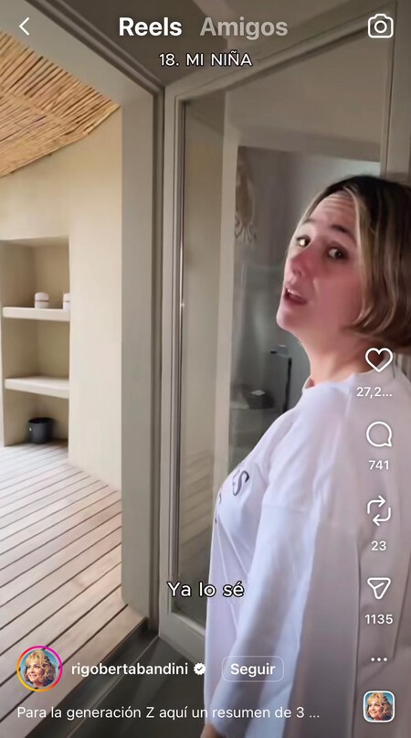 Su cocina tiene salida al exterior, con mucha luz natural.