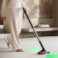 La nueva aspiradora sin cables de Dyson es más fina, ligera y cómoda de manejar que nunca para que limpiar no te pese