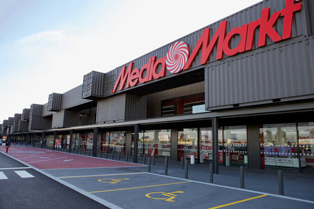 Liquidación de últimas unidades y productos de exposición en el Outlet de MediaMarkt: relojes Apple Watch, móviles OnePlus y tabletas Samsung rebajadas