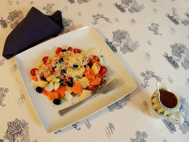 Ensalada tibia de calabaza y membrillo con queso emmental sin lactosa. Receta