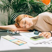 Un nuevo estudio podría explicar por qué procrastinamos: pensar mucho es incómodo para el cerebro