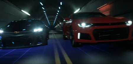 Chevrolet enfrenta al hombre y a la máquina en una carrera: Camaro ZL1 vs Chevrolet FNR