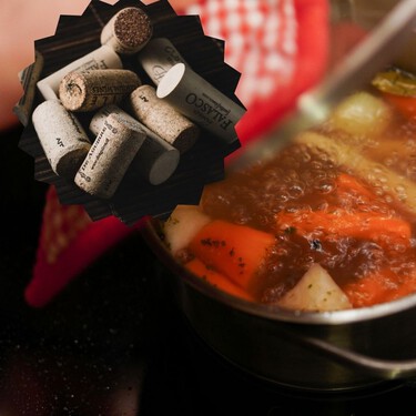 Deja de quemarte con las tapas de las ollas y sartenes: toma un corcho de vino y listo 