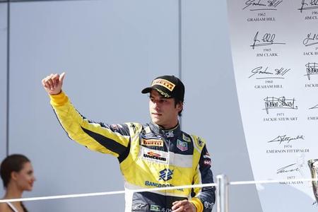 Felipe Nasr negocia para ser piloto titular en 2015