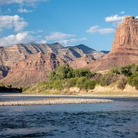 En Estados Unidos hay un increíble río que hace lo que parece imposible: desafiar las leyes de la gravedad 