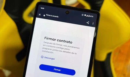 契約書に署名する