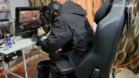Realidad aumentada en tu cara: este usuario crea ingenios con los que chocar jugando o quedar cegado con granadas