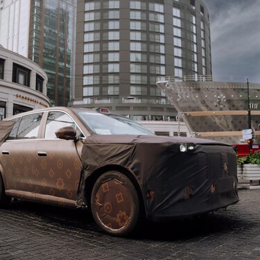 Los coches de lujo pisan fuerte y un fabricante chino apuesta por imitar a Louis Vuitton para abrirse camino