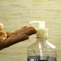 ¿Cómo transmitir a los clientes la importancia de cumplir las normas del coronavirus?