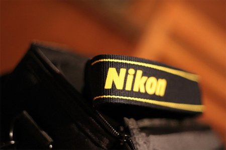 Nikon podría atreverse con una "sin espejo" blanca