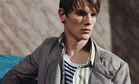Todos a rayarse con el nuevo editorial de Zara