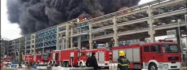 Um enorme estacionamento da BYD pega fogo na China: vídeo do incêndio é chocante 