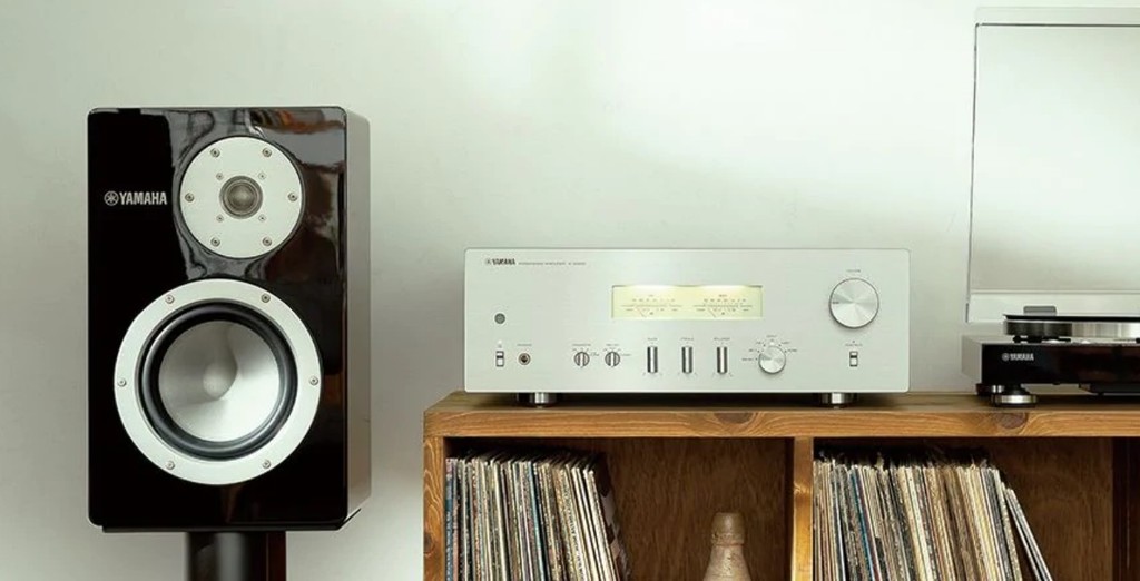 Yamaha amplía su catálogo de altavoces HiFi con el NS-3000, un monitor de estantería con woofer de 6,5 pulgadas