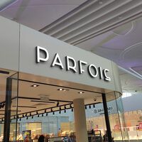 Parfois tiene rebajado el bolso cómodo y práctico que no dejaremos de usar esta primavera