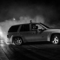 Hacer donuts en los cruces ya es un problema de seguridad. Una ciudad quiere erradicarlo confiscando coches y multando espectadores