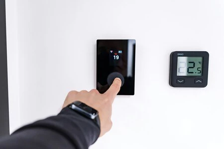 Toni Reboredo Ingeniero Un Aire Acondicionado Para Una Habitacion Pequena Son 1 000 Vatios Unos 40eur Al Mes