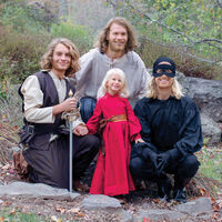 Las geniales fotos de Halloween de una niña con sus tres hermanos mayores 