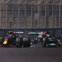 El accidente de Max Verstappen y Lewis Hamilton: una lucha por el relato que mancha la Fórmula 1 y humilla a la FIA 
