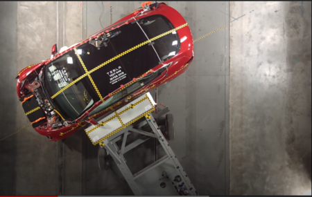 Tesla ha empezado a utilizar datos de accidentes reales de sus clientes para mejorar la seguridad de sus coches