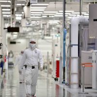 Intel va a encajar uno de los golpes más duros de su historia. Uno dirigido directamente a sus fábricas de chips