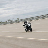 Iván Cervantes bate el Récord Guinness a la mayor distancia recorrida en moto en un día sobre una Triumph Tiger