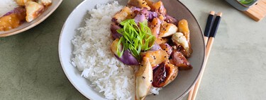 Estas berenjenas mejoran cualquier arroz blanco en minutos: el secreto está en la salsa