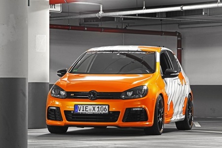 Volkswagen Golf R, naranja eléctrico con camuflaje y 325 CV