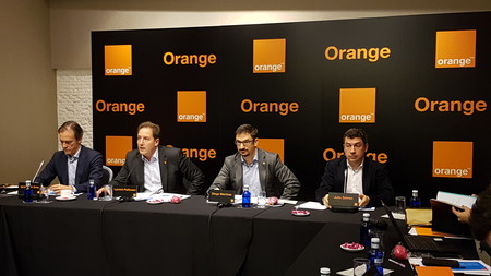 Orange sigue ganando clientes mientras que su 4G y fibra se expanden con fuerza
