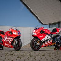 Alguien se quiere deshacer de su paraíso ducatista. Hay 1 millón de euros en motos, y las dos más importantes de la historia de Ducati