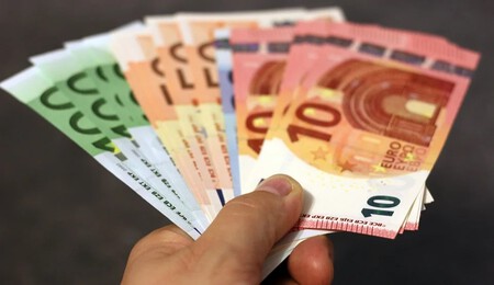 La UE abre un paracaídas para salvar al Euro y cierra una dura etapa de la crisis
