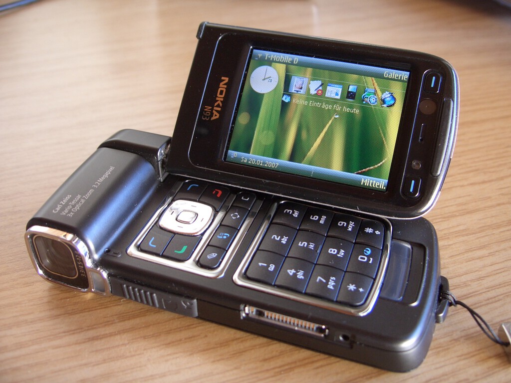 Grabar con el móvil era una quimera, hasta que llegó el Nokia N93: un adelantado a la era de los smartphones 