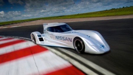 Así es el Nissan ZEOD RC por dentro