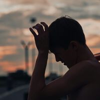 A los menores de 30 años en todo el mundo les está empezando a pasar algo hasta ahora marginal: hipertensión