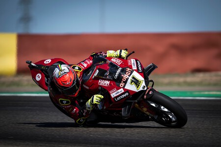 Álvaro Bautista recupera el pulso con un doblete dominical en MotorLand y podría ser campeón en Portimao
