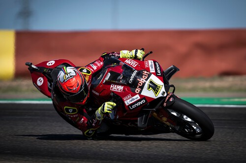 Álvaro Bautista recupera el pulso con un doblete dominical en MotorLand y podría ser campeón en Portimao