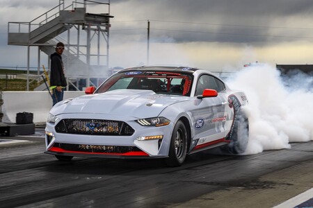 El bestial Ford Mustang Cobra Jet 1400 destroza el cronómetro e impone nuevo récord en el 1/4 de milla