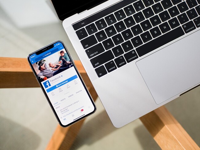 facebook iphone apple