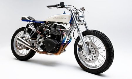 Motorpasión a dos ruedas: Triumph Streetmaster, Café Racer y las inocentadas de 2011