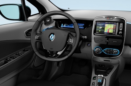 Renault ZOE interior volante y tótem consola central