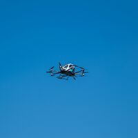 Você aceitaria um voo sem piloto? Novas aeronaves guiadas por IA serão os novos táxis — ou Ubers — das cidades 