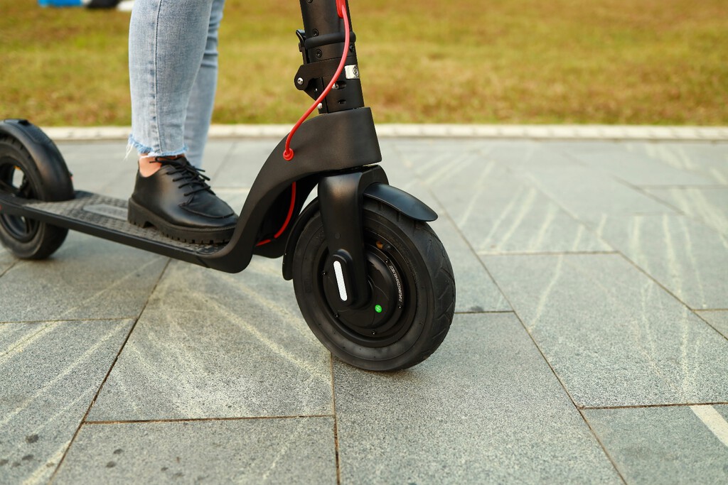 El seguro obligatorio para patinetes eléctricos ha sido aprobado por el Gobierno. Para antes de 2026 quieren todo registrado 