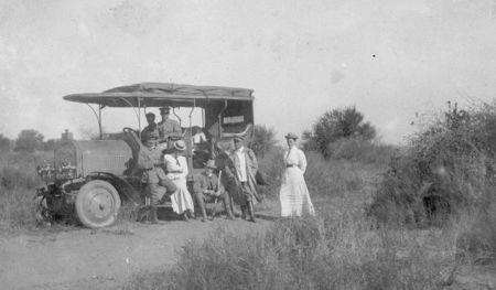 Dernburg-Wagen en el campo