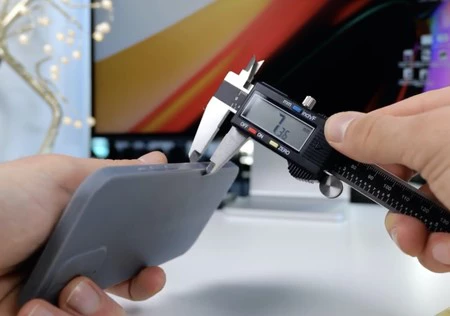 厚さ iPhone 12 pro max