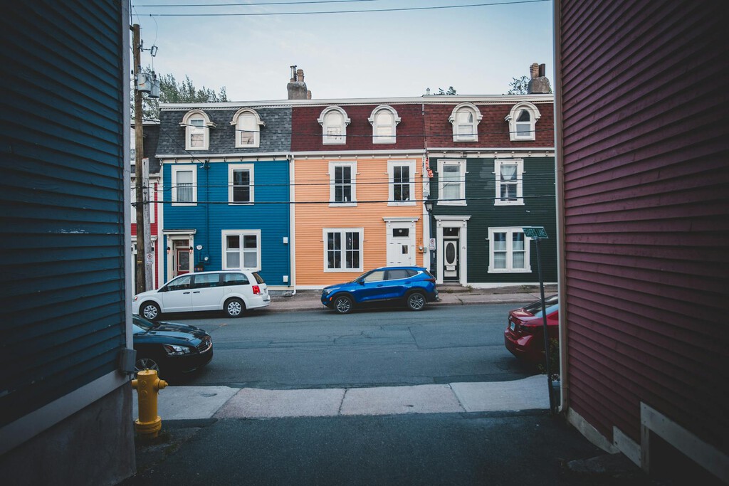Llevo años equivocado: creía que una casa adosada y una pareada eran lo mismo. Están cargadas de diferencias