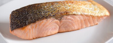 ¿Se puede comer la piel del salmón y de otros pescados? La respuesta definitiva para saber si es saludable 