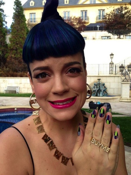Lily Allen, ¿en serio era necesario hablar sobre el pelo que te crece ahí abajo?
